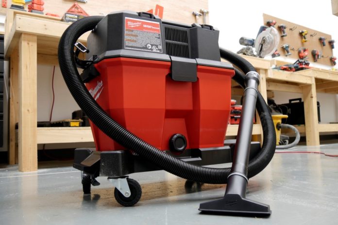 milwaukee m18 cordless wet/dry vacuum