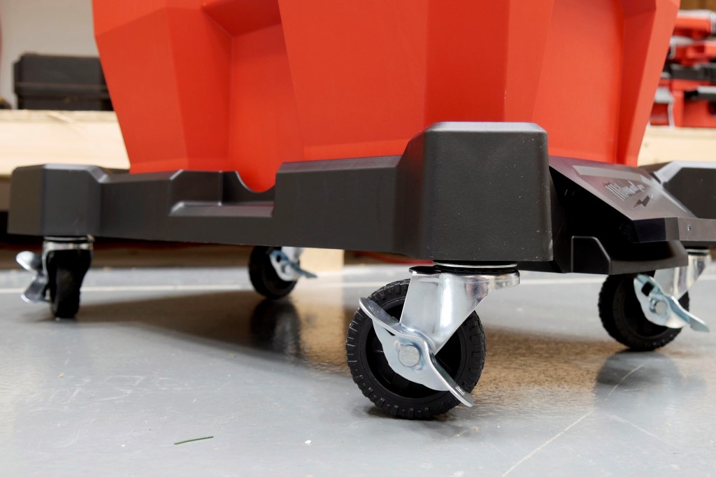 milwaukee m18 cordless wet/dry vacuum caster wheels