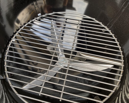 Weber Performer Deluxe cool down system