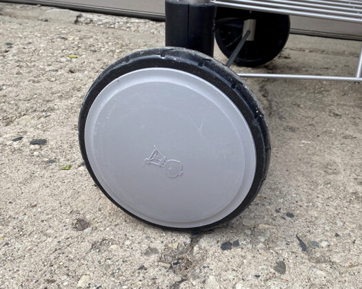 Large back terrain wheels on the Weber 22 in. Performer Deluxe